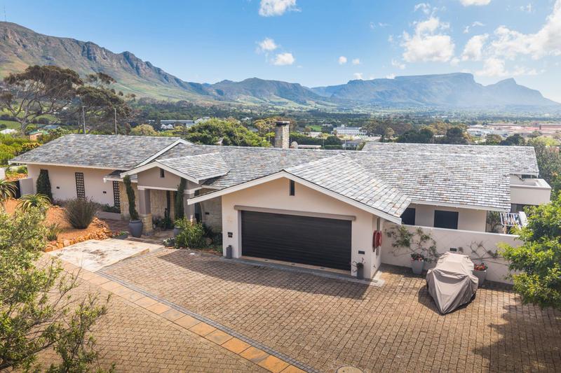 3 Bedroom Property for Sale in Stonehurst Mountain Estate Western Cape